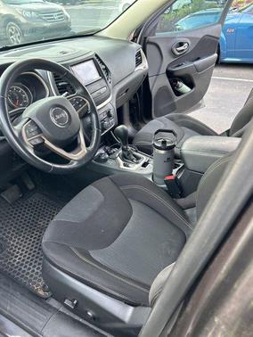 2015 Jeep Cherokee Sport