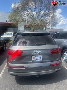 Graphite Gray Metallic 2017 Audi Q7 3.0T Premium
