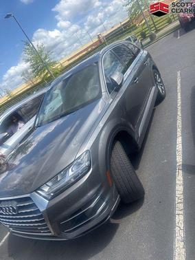 Graphite Gray Metallic 2017 Audi Q7 3.0T Premium