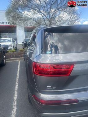 Graphite Gray Metallic 2017 Audi Q7 3.0T Premium