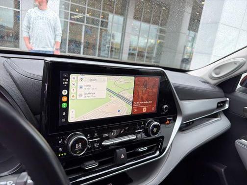 2023 Toyota Highlander Hybrid Platinum