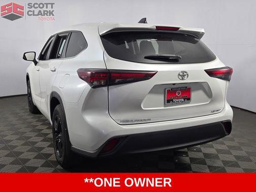 2024 Toyota Highlander LE