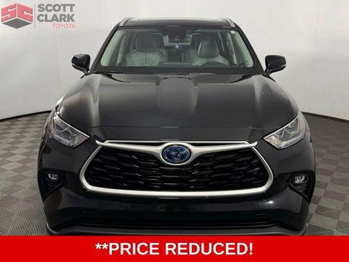 2022 Toyota Highlander Hybrid XLE