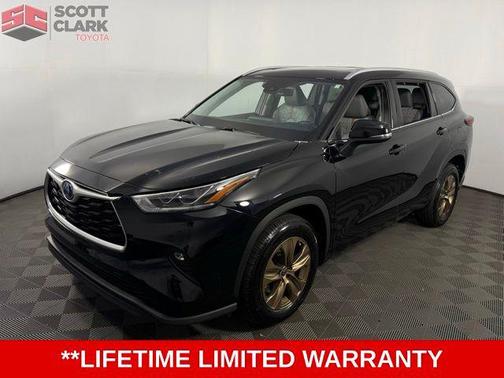 2022 Toyota Highlander Hybrid XLE