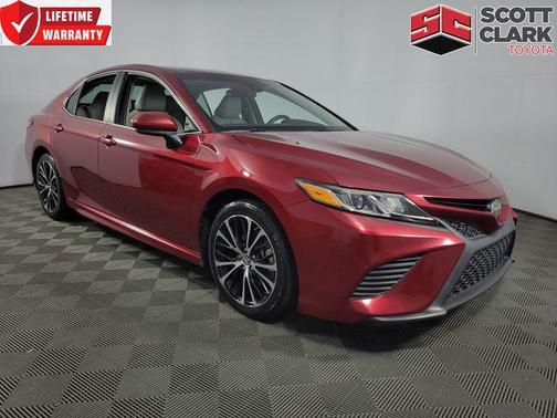 Pearl 2018 Toyota Camry SE