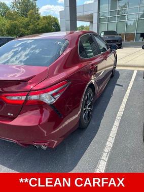 Pearl 2018 Toyota Camry SE