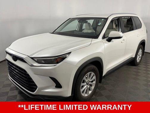 Pearl 2025 Toyota Grand Highlander XLE
