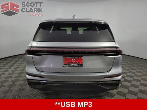 Silver Radiance Metallic Clearcoat 2024 Lincoln Nautilus Premiere