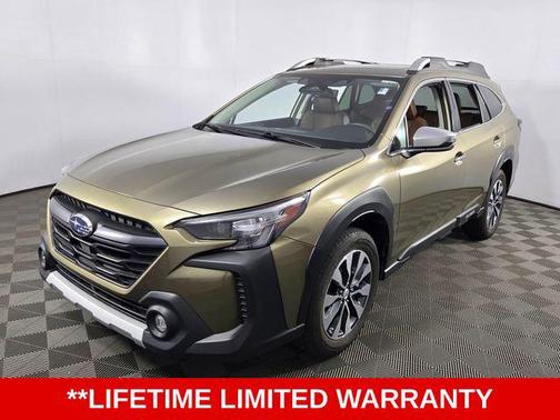 Crystal White Pearl 2023 Subaru Outback Touring