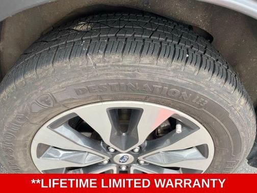 Crystal White Pearl 2023 Subaru Outback Touring