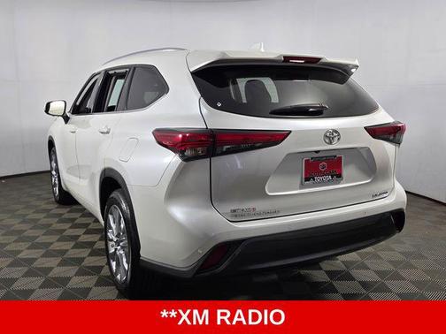Pearl 2023 Toyota Highlander Limited