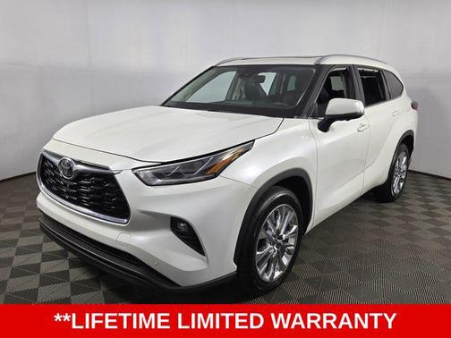 Pearl 2023 Toyota Highlander Limited