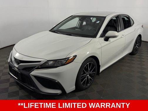 Ice Edge 2024 Toyota Camry SE