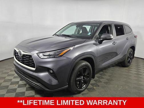 2024 Toyota Highlander LE