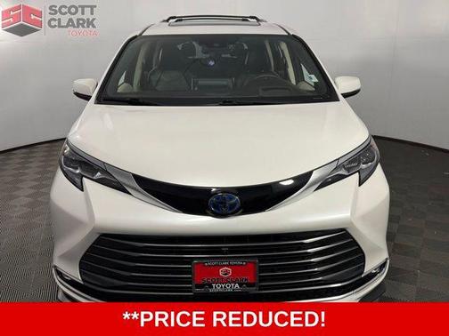 2024 Toyota Sienna Platinum 7 Passenger