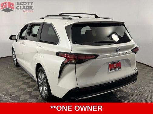 2024 Toyota Sienna Platinum 7 Passenger