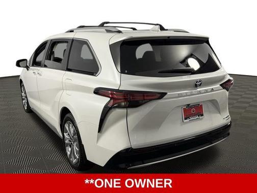 2024 Toyota Sienna Platinum 7 Passenger