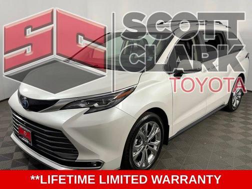 2024 Toyota Sienna Platinum 7 Passenger