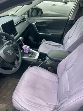 Ice Cap 2025 Toyota RAV4 Hybrid LE