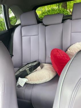 Ice Cap 2025 Toyota RAV4 Hybrid LE