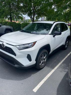 Ice Cap 2025 Toyota RAV4 Hybrid LE