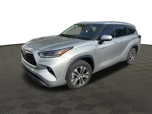 2021 Toyota Highlander Hybrid XLE