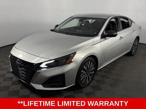 Brilliant Silver Metallic 2024 Nissan Altima 2.5 SV