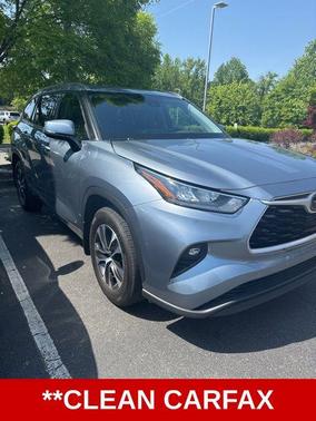 Moon Dust 2020 Toyota Highlander XLE
