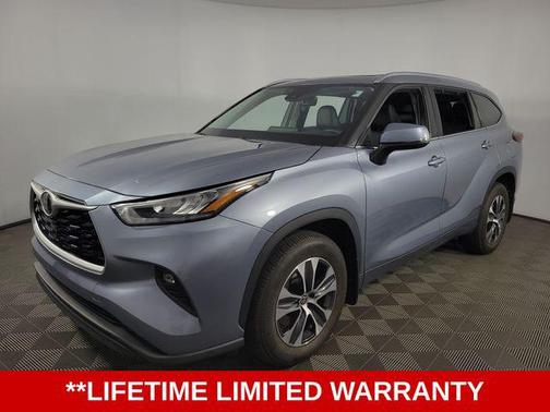 Moon Dust 2020 Toyota Highlander XLE