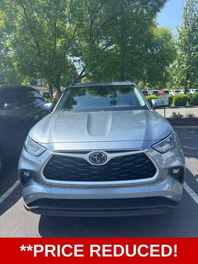 Moon Dust 2020 Toyota Highlander XLE