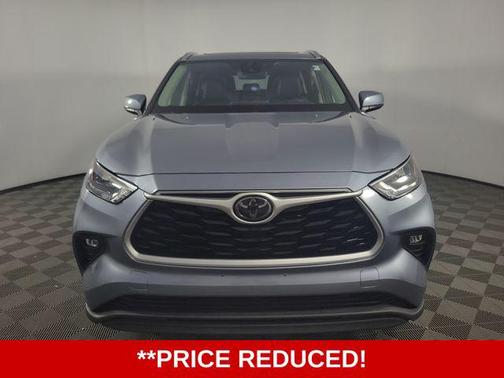 Moon Dust 2020 Toyota Highlander XLE