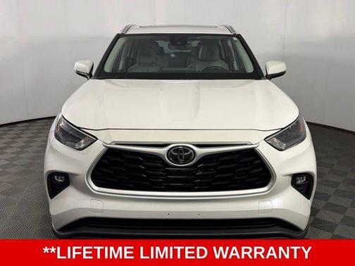 Wind Chill Pearl 2023 Toyota Highlander XLE