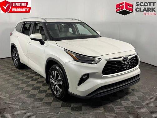 Wind Chill Pearl 2023 Toyota Highlander XLE