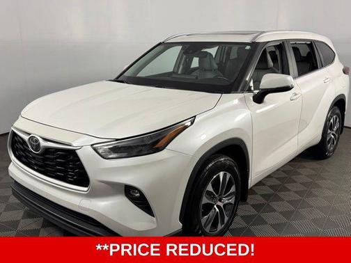 Wind Chill Pearl 2023 Toyota Highlander XLE