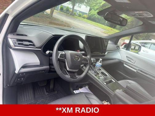 Ice 2025 Toyota Sienna XSE 7 Passenger