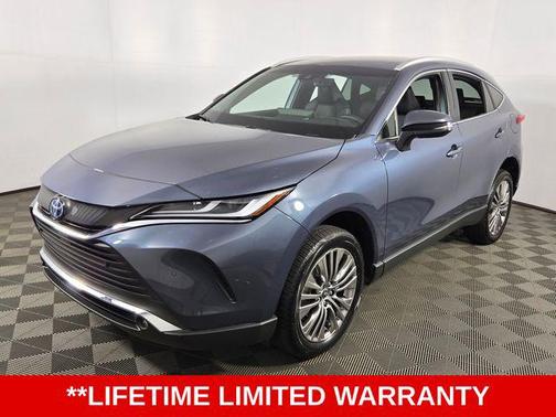 Coastal Gray Metallic 2024 Toyota Venza XLE