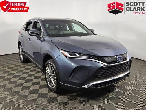 Coastal Gray Metallic 2024 Toyota Venza XLE