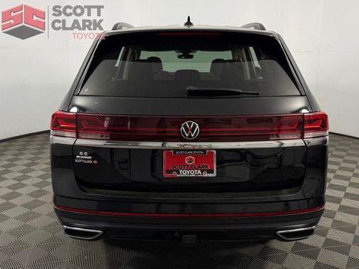 Deep Black Pearl 2025 Volkswagen Atlas 2.0T SE w/Technology
