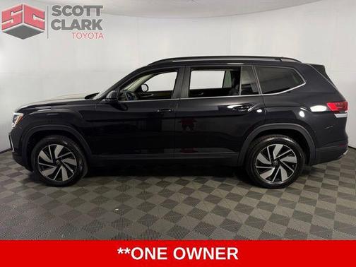 Deep Black Pearl 2025 Volkswagen Atlas 2.0T SE w/Technology
