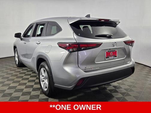 Celestial Silver Metallic 2024 Toyota Highlander LE