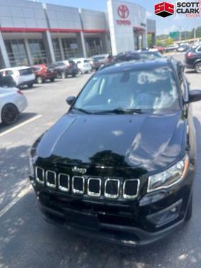 Diamond Black Crystal Pearlcoat 2018 Jeep Compass Sport