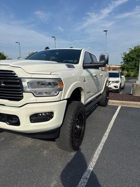 2022 RAM 2500 Laramie Crew Cab 4x4 6'4' Box
