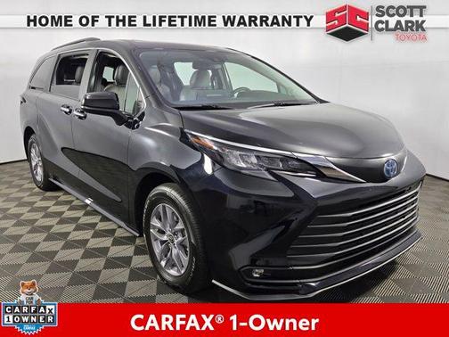 2025 Toyota Sienna XLE 8 Passenger