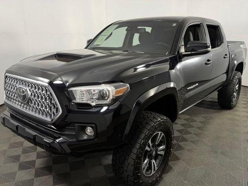 Midnight Black Metallic 2019 Toyota Tacoma TRD Sport