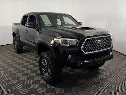 Midnight Black Metallic 2019 Toyota Tacoma TRD Sport
