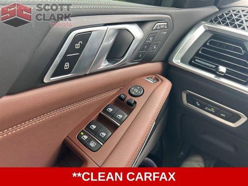 Gray Metallic 2026 BMW X7 xDrive40i