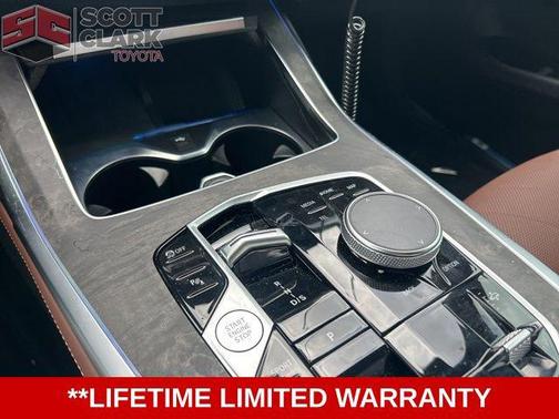 Gray Metallic 2026 BMW X7 xDrive40i