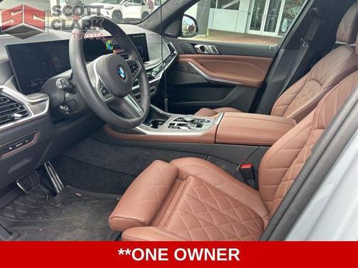 Gray Metallic 2026 BMW X7 xDrive40i