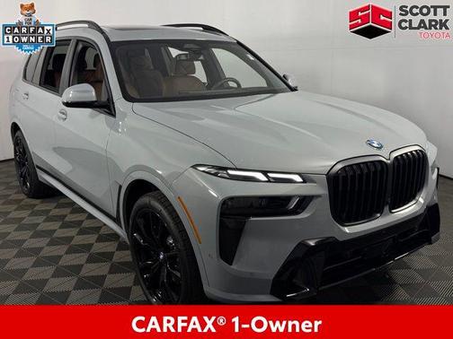 Gray Metallic 2026 BMW X7 xDrive40i