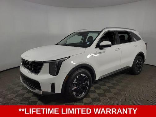 White Pearl 2024 Kia Sorento S